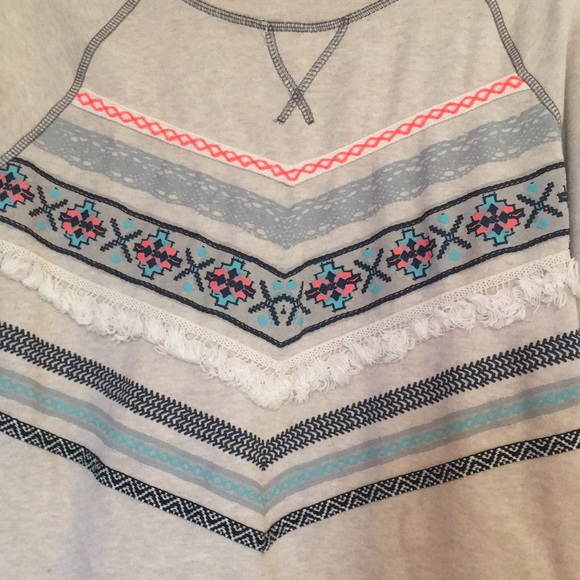 Colorful Design Sweater - Picture 2 of 5